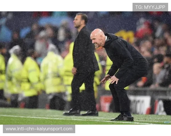 滕哈赫的“闪电任期”:药厂未尝联赛首胜就分道扬镳